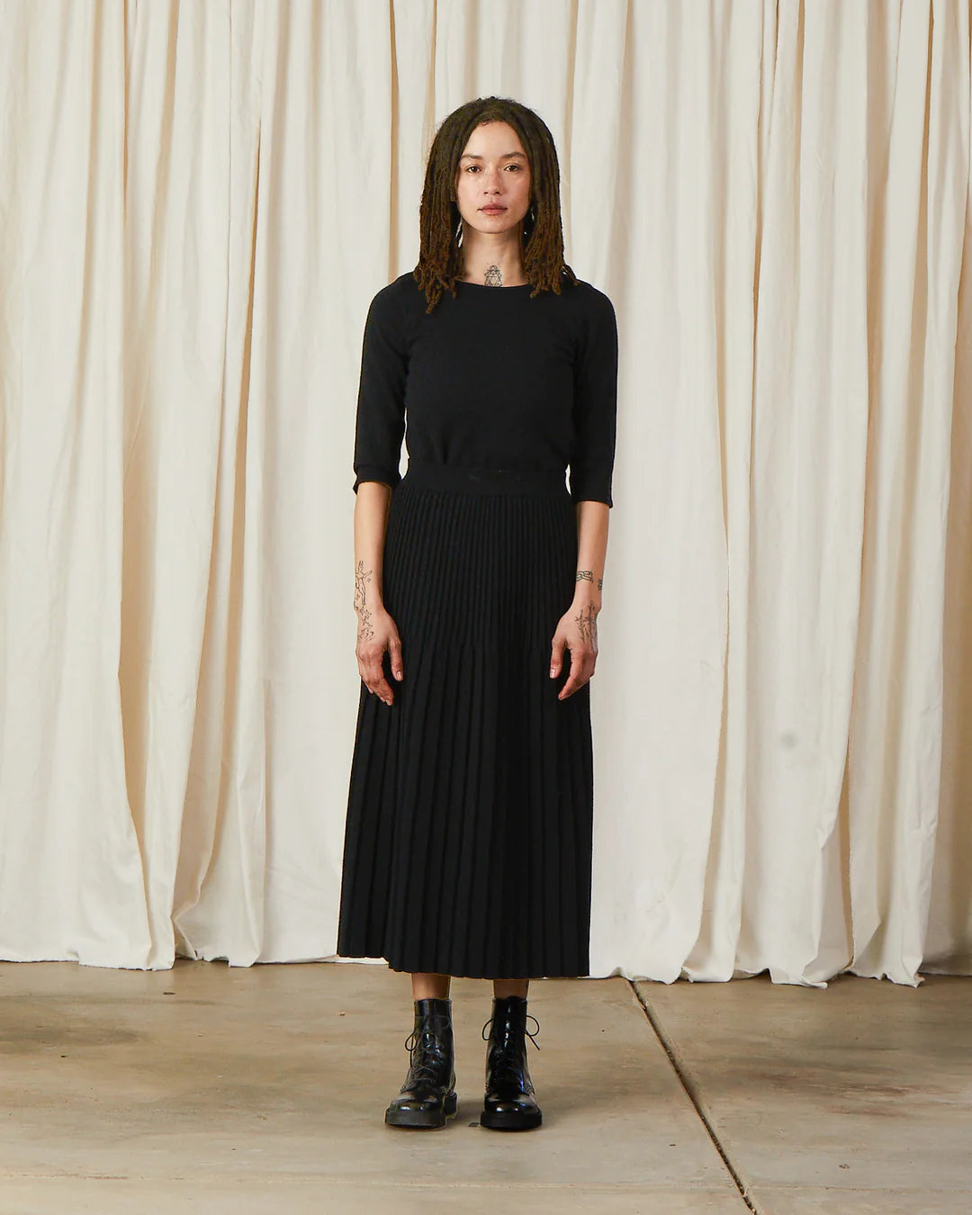 Knit Pleated Midi Skirt - Black