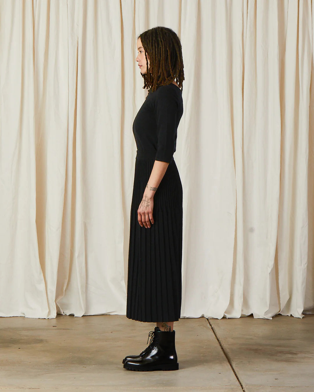 Knit Pleated Midi Skirt - Black
