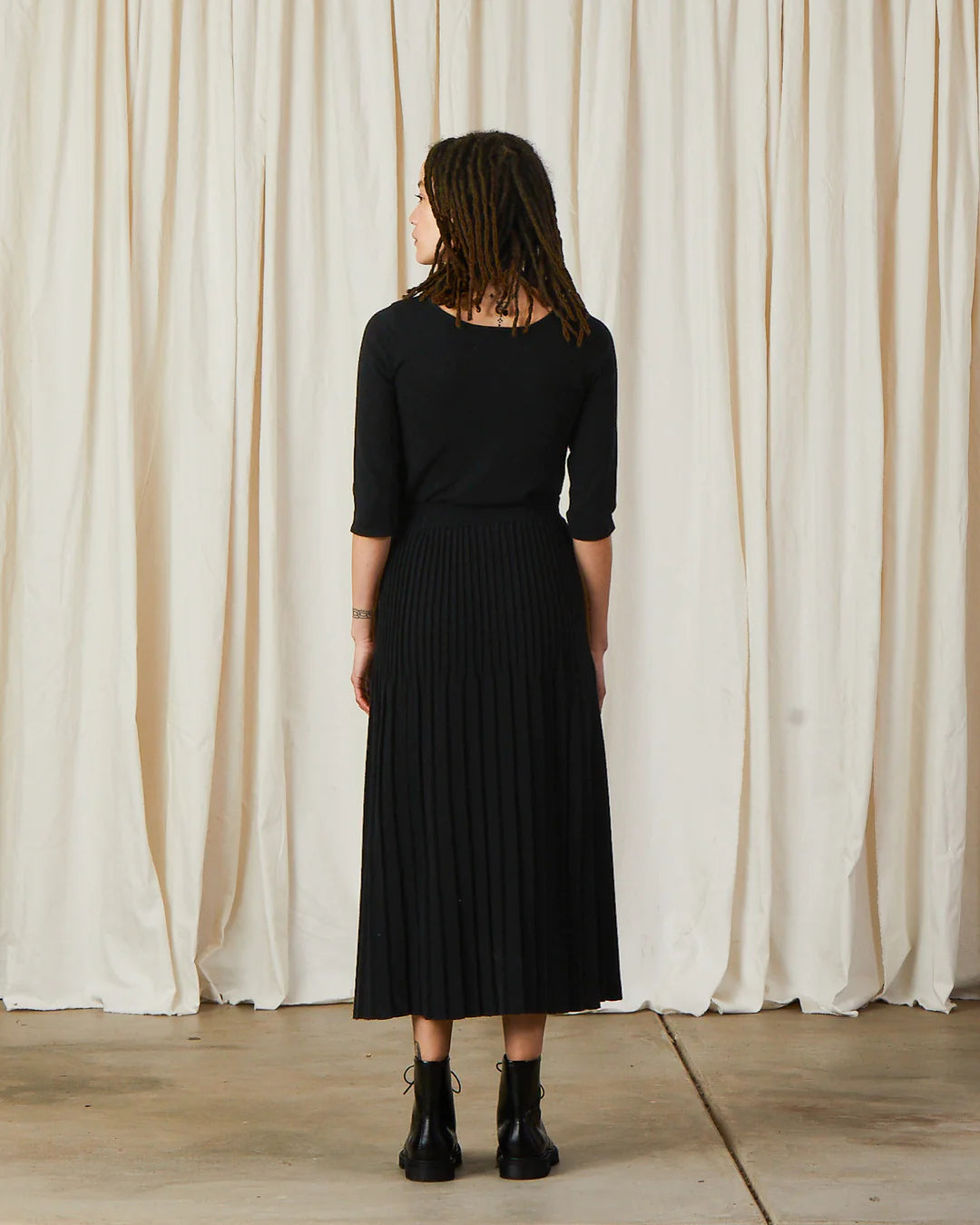 Knit Pleated Midi Skirt - Black