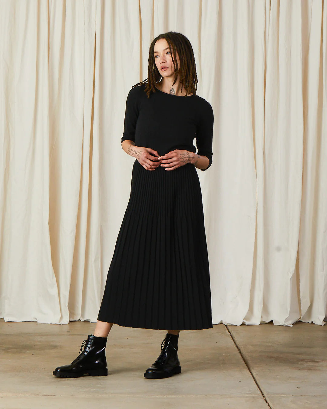 Knit Pleated Midi Skirt - Black