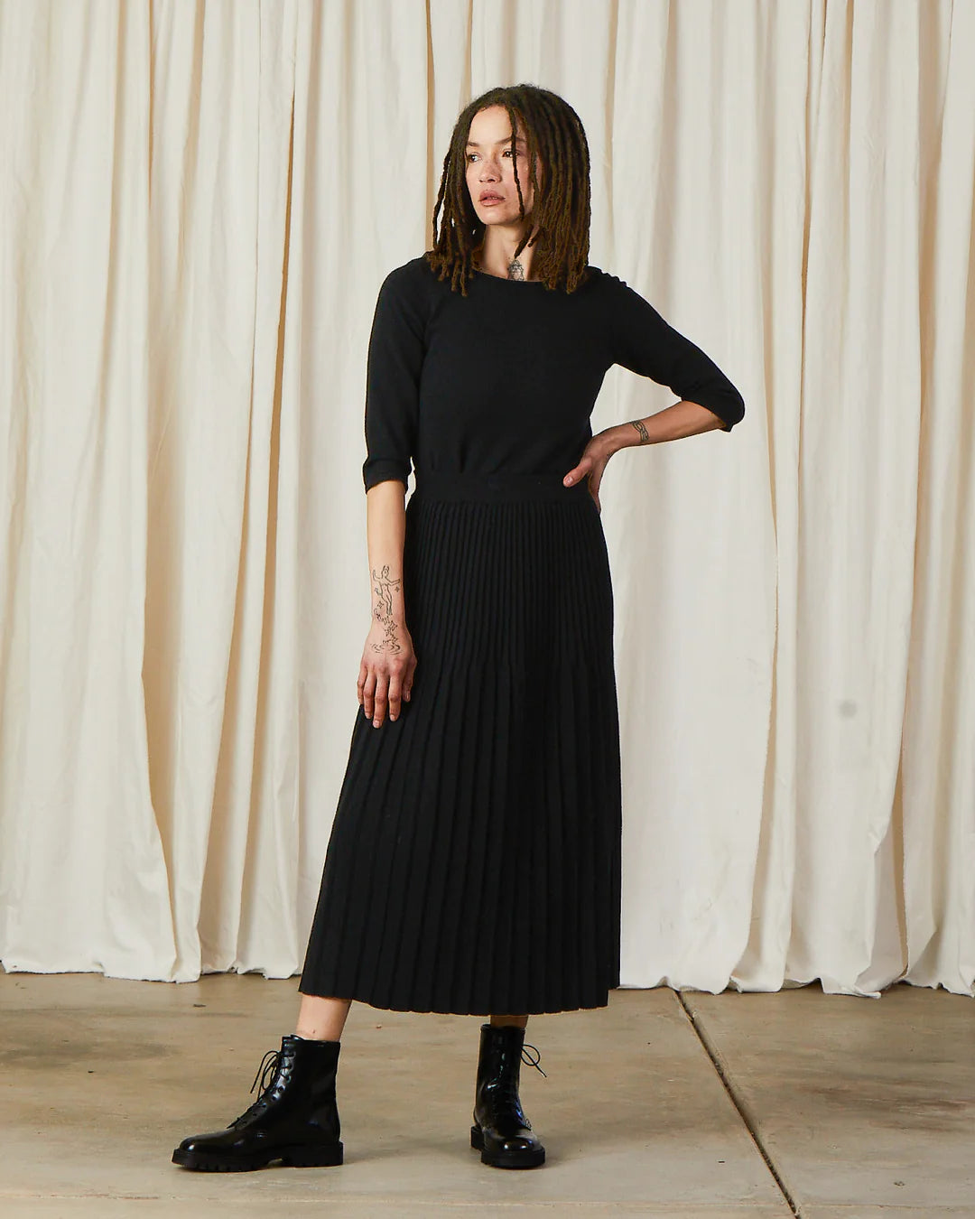 Knit Pleated Midi Skirt - Black