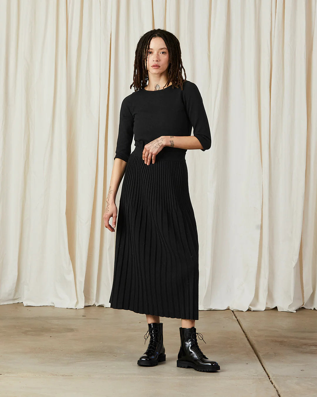 Knit Pleated Midi Skirt - Black