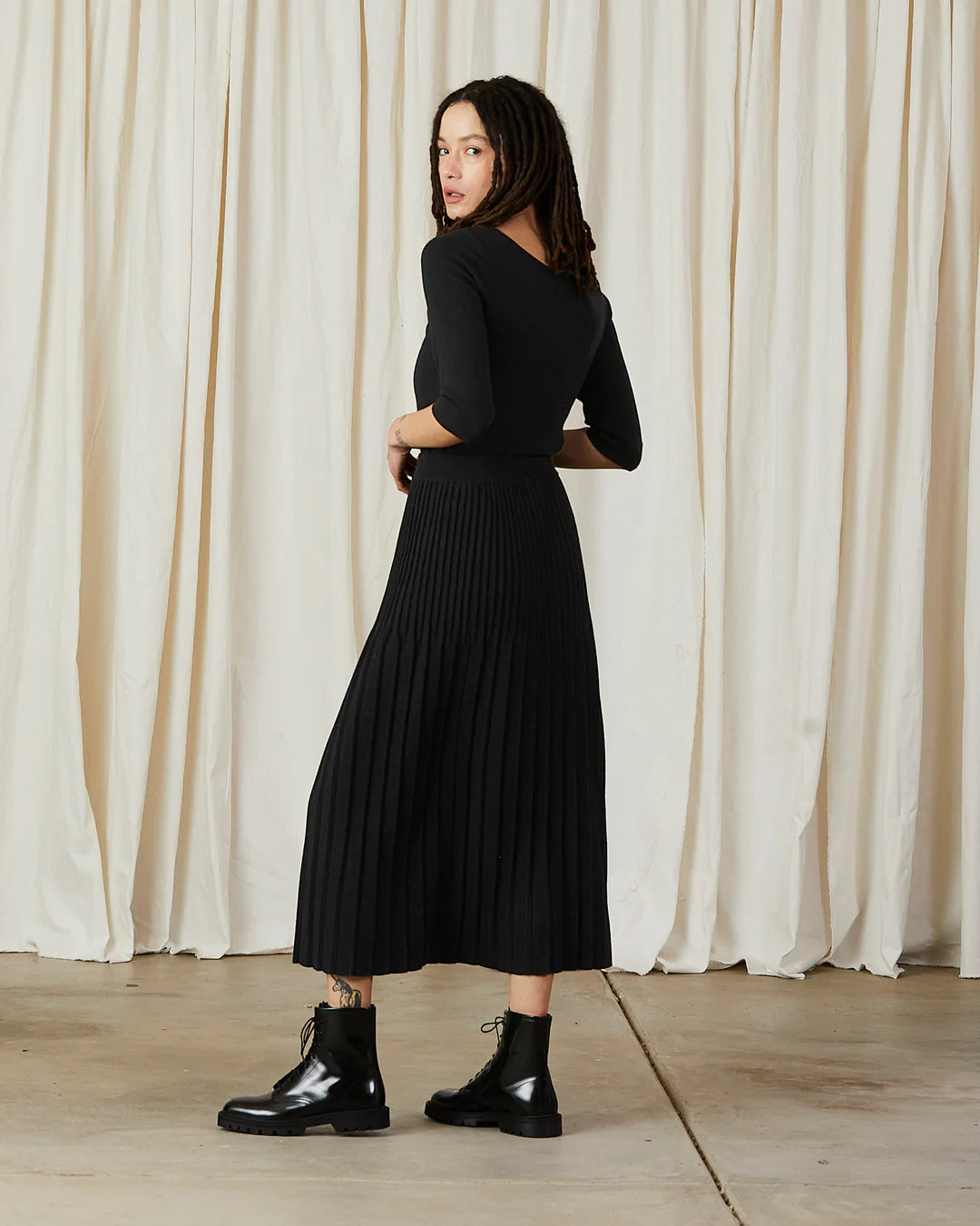 Knit Pleated Midi Skirt - Black