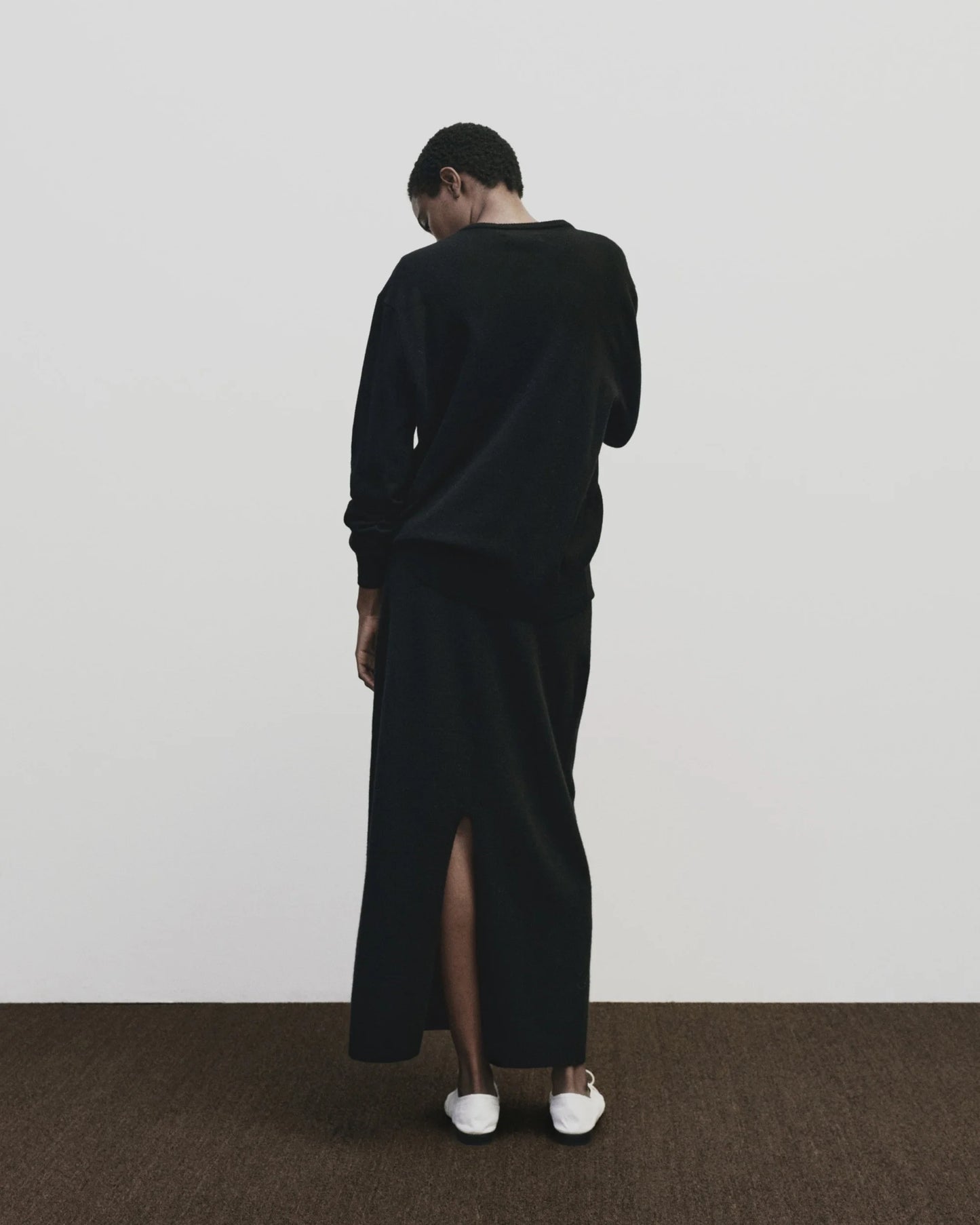 Cashmere Blend V-Neck Knit - Black