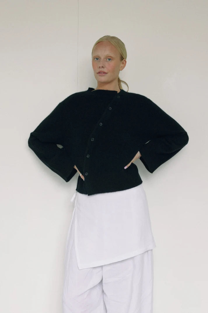 The Asymmetric Cashmere Knit - Black
