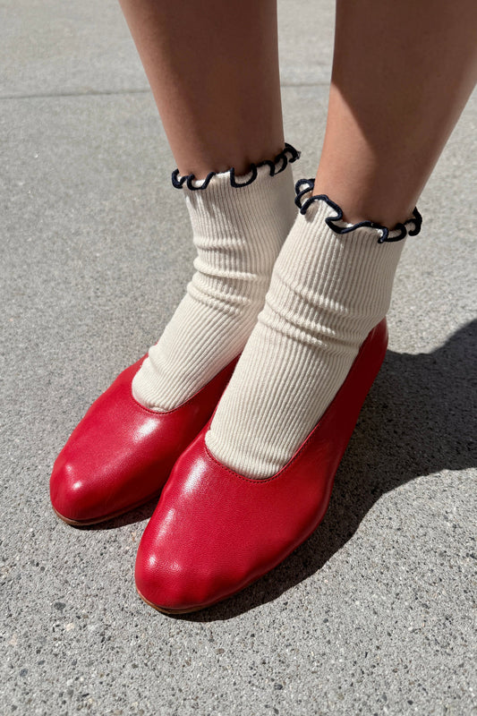 The Petite Ruffled Modal Socks - Soft White/ Navy
