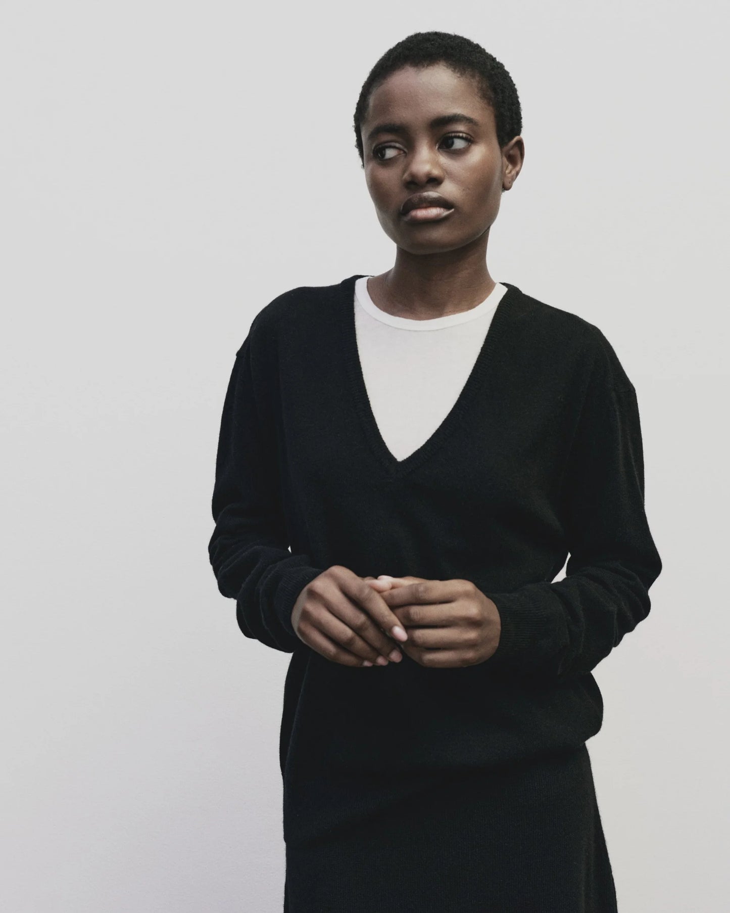 Cashmere Blend V-Neck Knit - Black