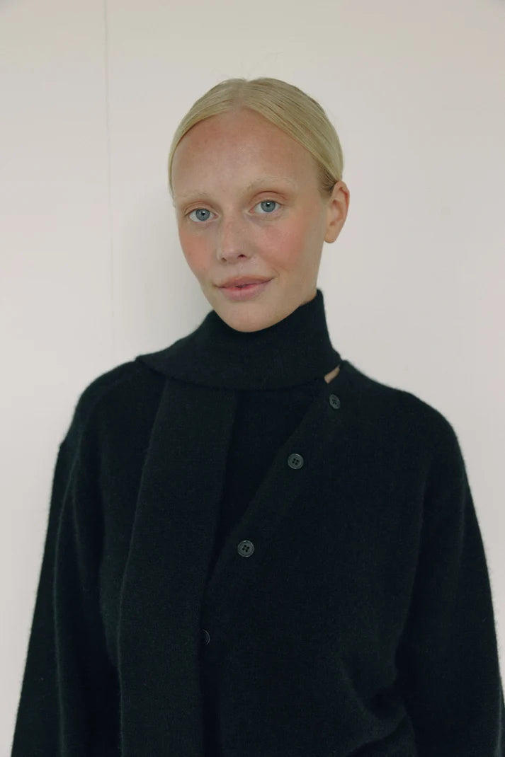 The Asymmetric Cashmere Knit - Black