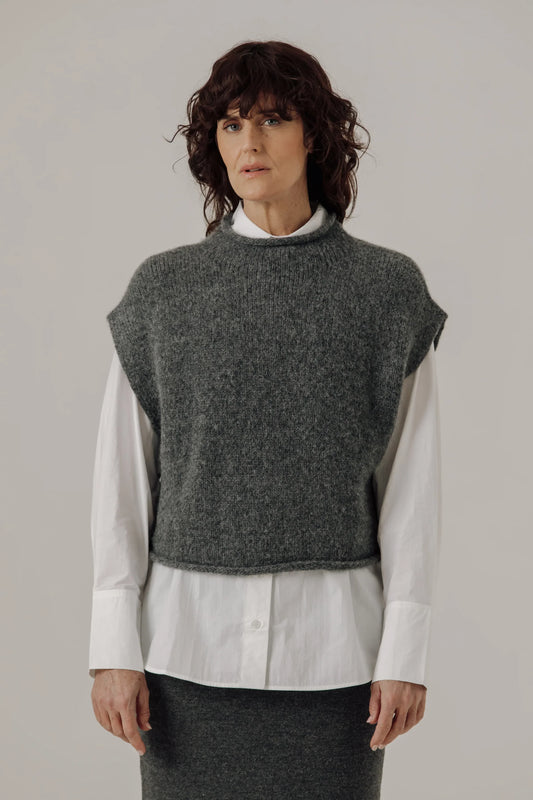 Alpaca Iris Vest in Stone