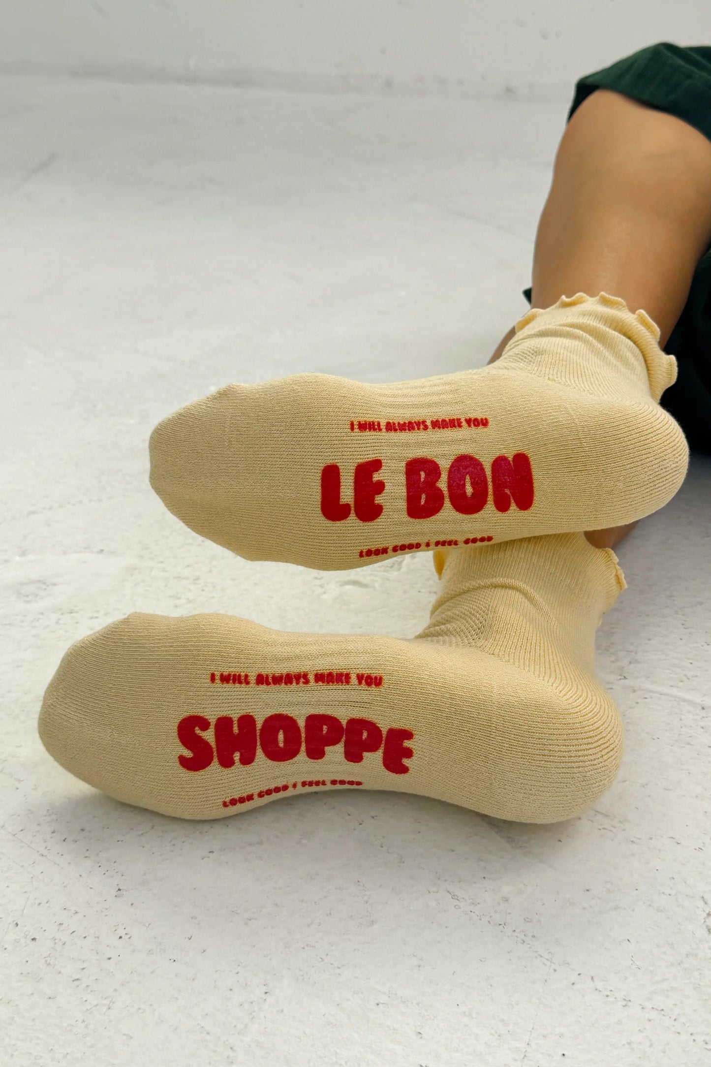 Ruffled Hugger Crew Socks - Banana Cream + Red