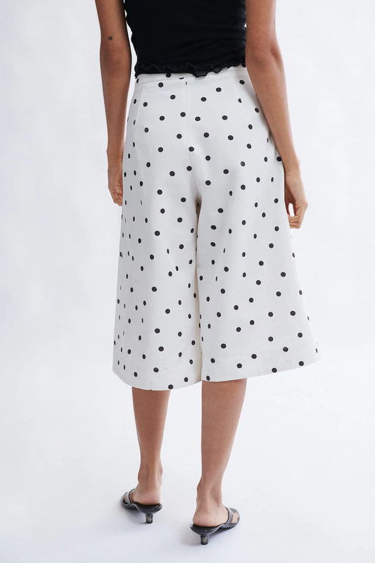 
Frances Short in cookies and cream polka dot styled with an Eliza Faulkner microknit top — slow fashion women's summer outfit at Ånde
